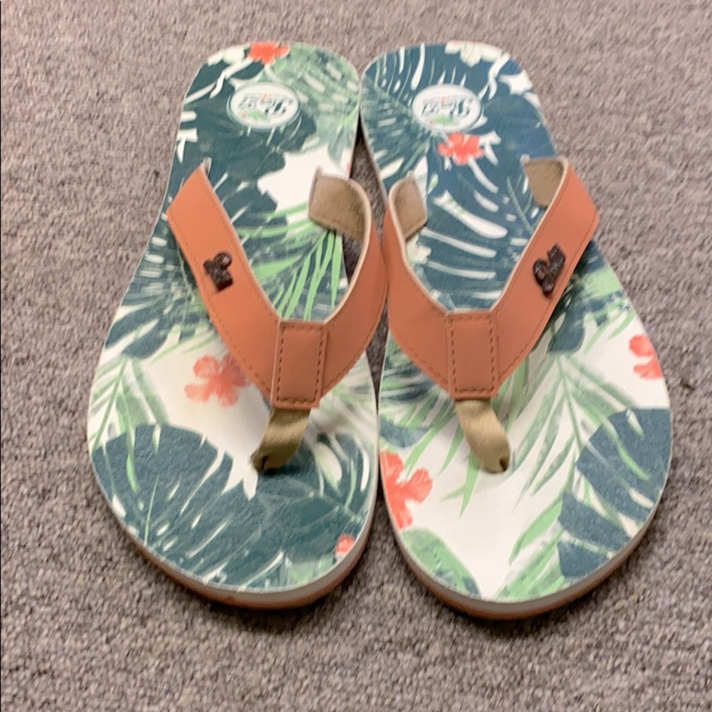 Pier 27 sandals